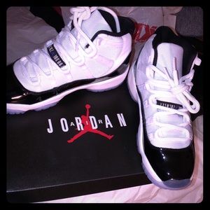 Air Jordan 11 Concords